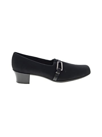 Munro American Heels (view 1)