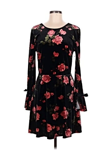 Xhilaration Cocktail Dress (view 1)
