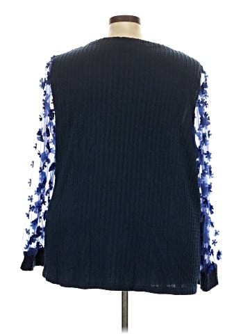 BLOOMCHIC Pullover Sweater (view 2)
