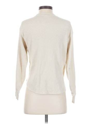 Uniqlo 3/4 Sleeve T-Shirt (view 2)