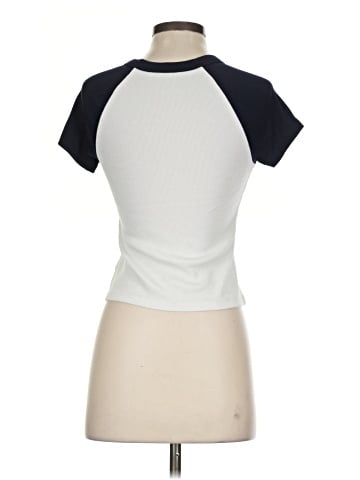 Old Navy Short Sleeve T-Shirt (view 2)