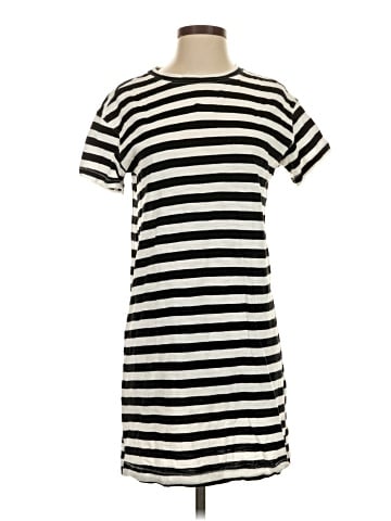Old Navy Casual Dress (view 1)