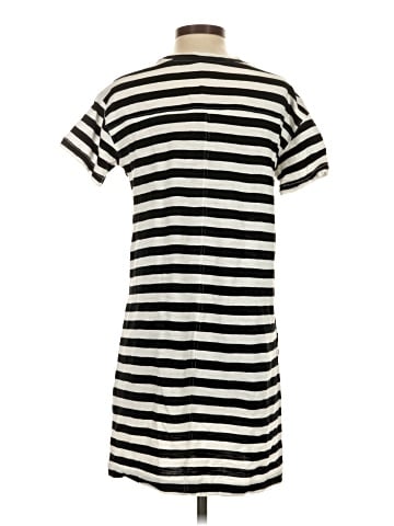 Old Navy Casual Dress (view 2)