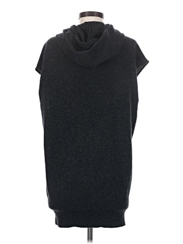 Robbi & Nikki Poncho (view 2)