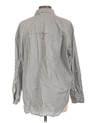 Gloria Vanderbilt Long Sleeve Button-Down Shirt (view 2)