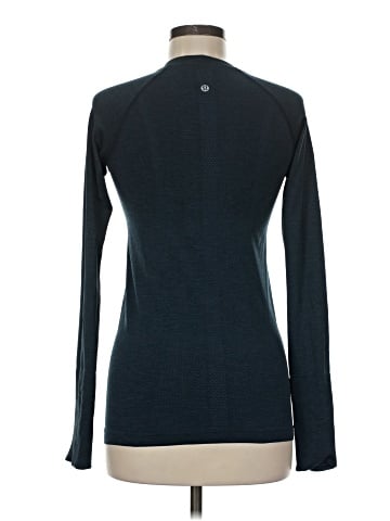 Lululemon Athletica Long Sleeve T-Shirt (view 2)