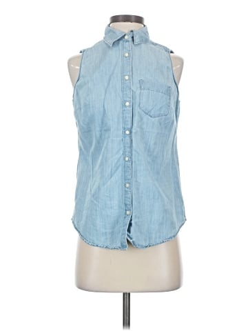 St. John's Bay Sleeveless Button-Down Shirt (view 1)