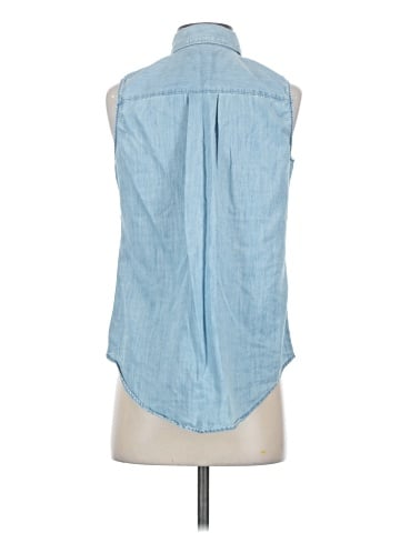 St. John's Bay Sleeveless Button-Down Shirt (view 2)