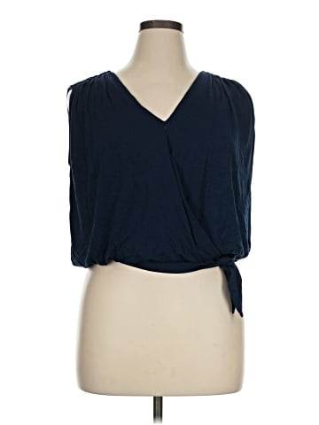 Amour Vert Sleeveless Blouse (view 1)