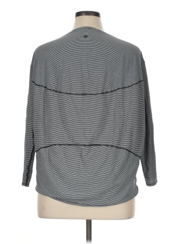 Lululemon Athletica 3/4 Sleeve T-Shirt (view 2)
