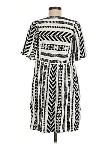 Old Navy Casual Dress (view 2)