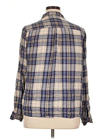 Charlotte Russe Long Sleeve Button-Down Shirt (view 2)