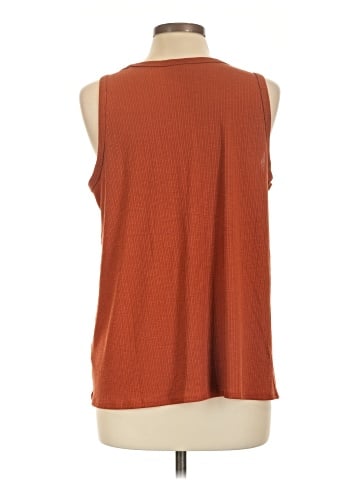Old Navy Sleeveless T-Shirt (view 2)