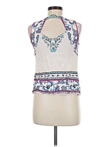 Sweet Wanderer Sleeveless Blouse (view 2)