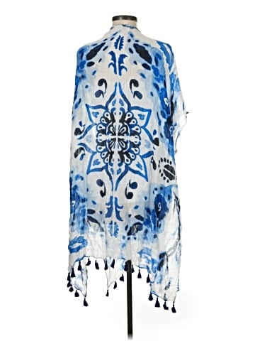 Moss Rose Poncho (view 2)
