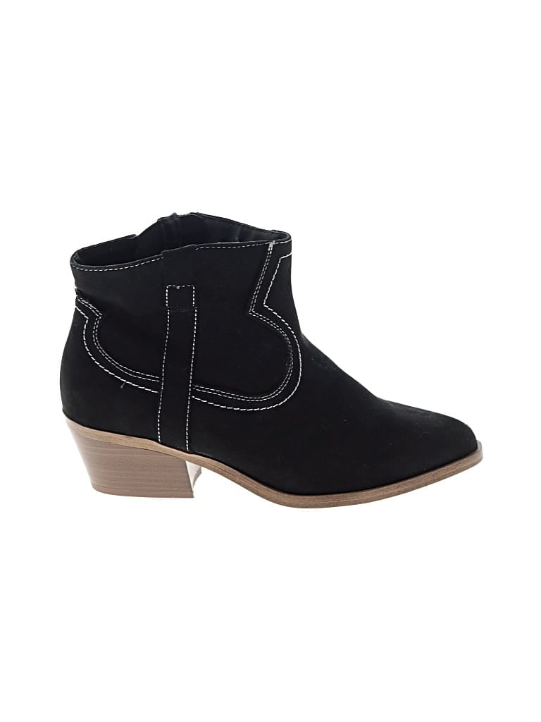 Pre-owned Torrid Ankle Boots In Black