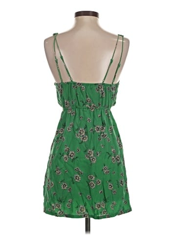 Urban Outfitters Casual Dress (view 2)