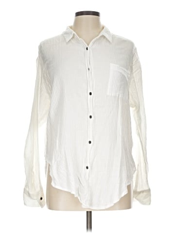 Universal Thread Long Sleeve Button-Down Shirt (view 1)