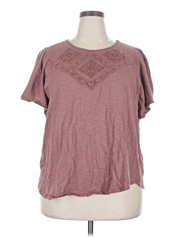 Maurices Short Sleeve T-Shirt (view 1)