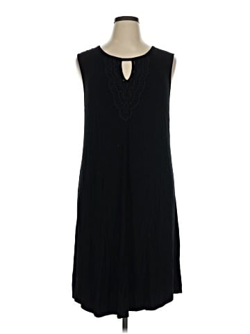Chelsea & Theodore Casual Dress (view 1)