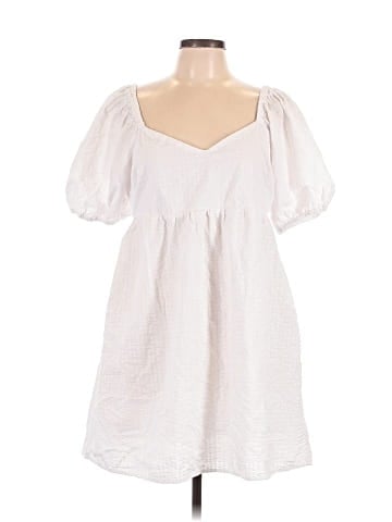 Old Navy Casual Dress (view 1)