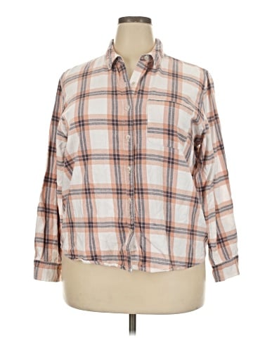 Universal Thread 3/4 Sleeve Button-Down Shirt (view 1)