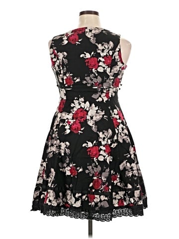 Hot Topic Casual Dress (view 2)