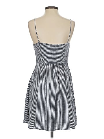 Old Navy Casual Dress (view 2)