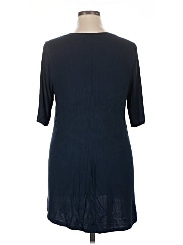Torrid 3/4 Sleeve T-Shirt (view 2)