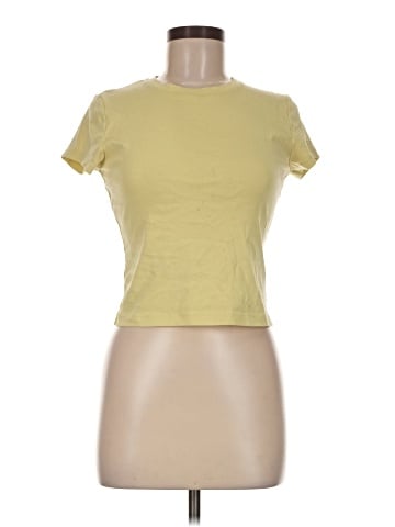 Uniqlo Short Sleeve T-Shirt (view 1)
