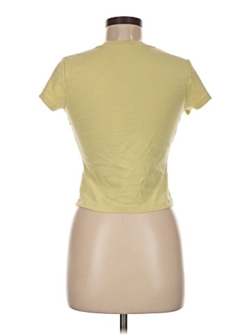Uniqlo Short Sleeve T-Shirt (view 2)