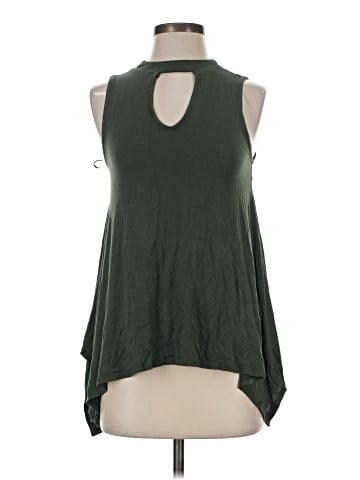 Jennifer Lopez Sleeveless Top (view 1)