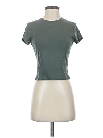 Uniqlo Short Sleeve T-Shirt (view 1)