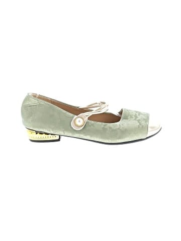 Unbranded Flats (view 1)