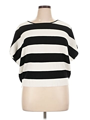 Cyrus Poncho (view 1)