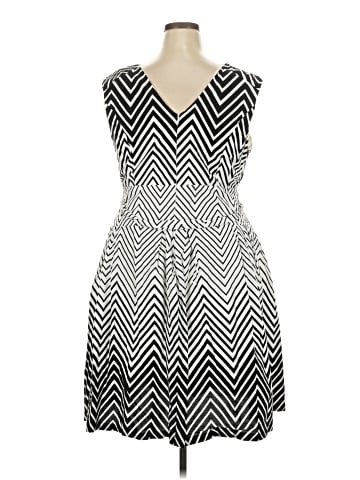 Amanda Lane Casual Dress (view 2)