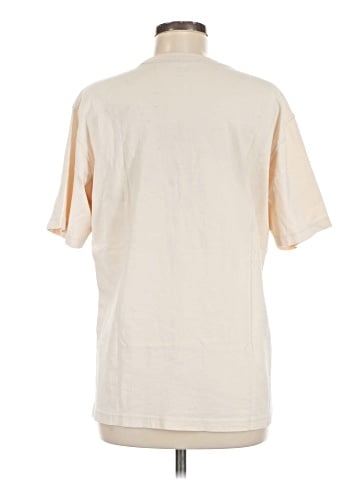 Uniqlo Short Sleeve T-Shirt (view 2)