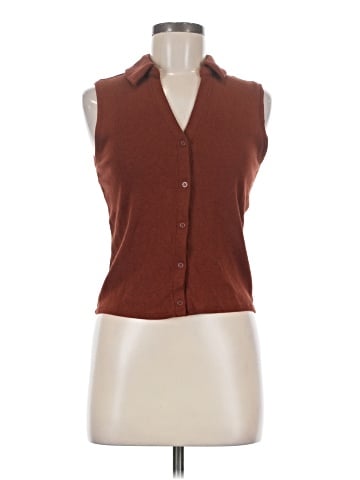 Gap Sleeveless Button-Down Shirt (view 1)