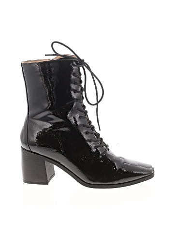 Journee Collection Ankle Boots (view 1)