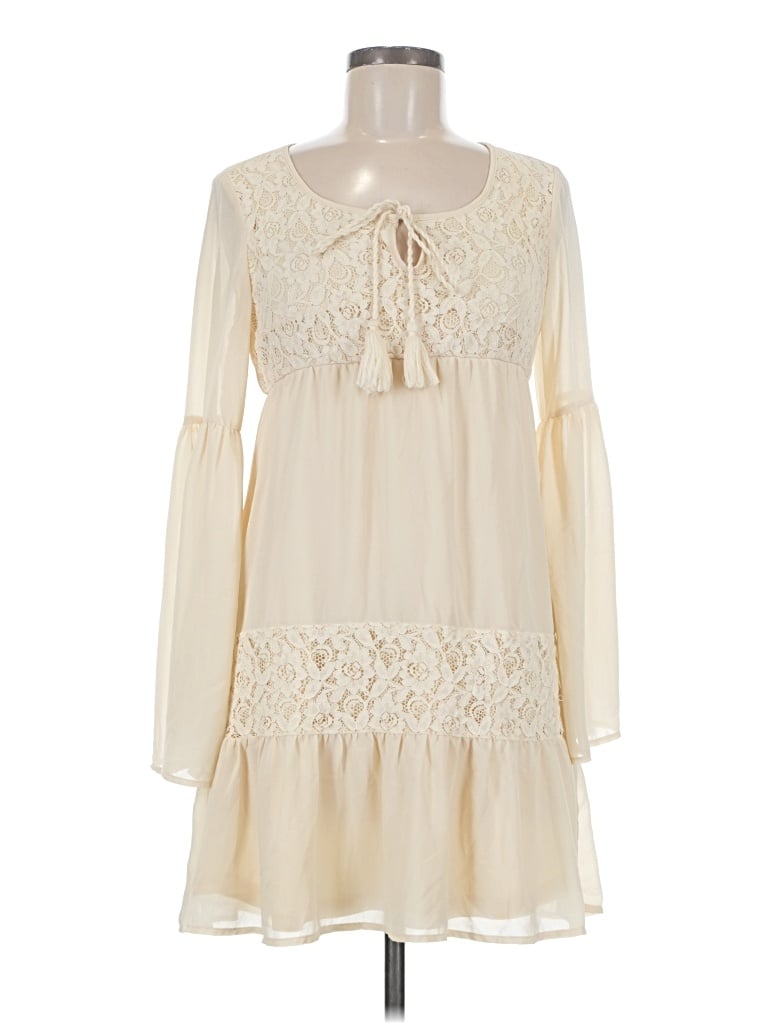 Pre-owned Flying Tomato Casual Dress In Ivory