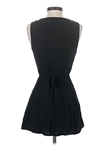 Princess Polly Sleeveless Button-Down Shirt (view 2)