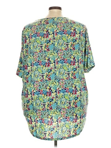 Lularoe Short Sleeve Blouse (view 2)