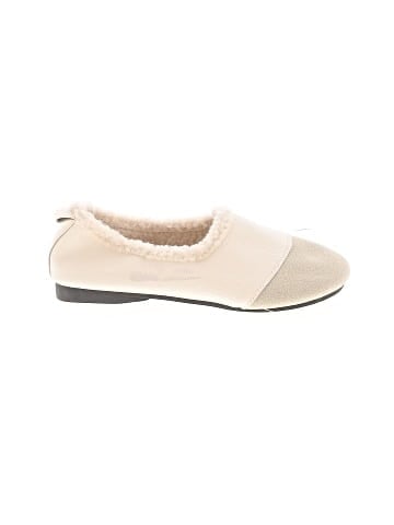 Unbranded Flats (view 1)