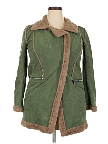 Eyn Coat (view 1)