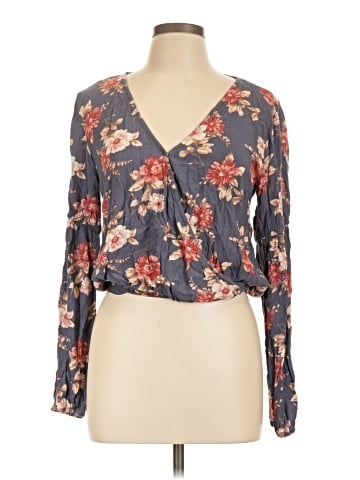 American Eagle Outfitters 3/4 Sleeve Blouse (view 1)