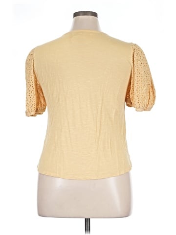 Cupio Short Sleeve Top (view 2)