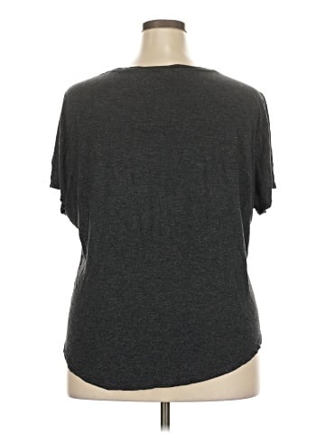 Old Navy Short Sleeve T-Shirt (view 2)