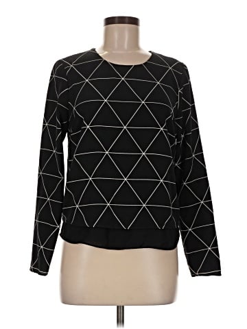 Romeo & Juliet Couture Long Sleeve Top (view 1)