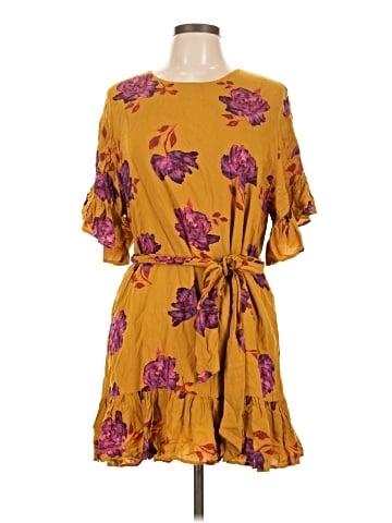 Urban Outfitters Casual Dress (view 1)