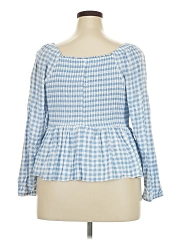 Torrid 3/4 Sleeve T-Shirt (view 2)